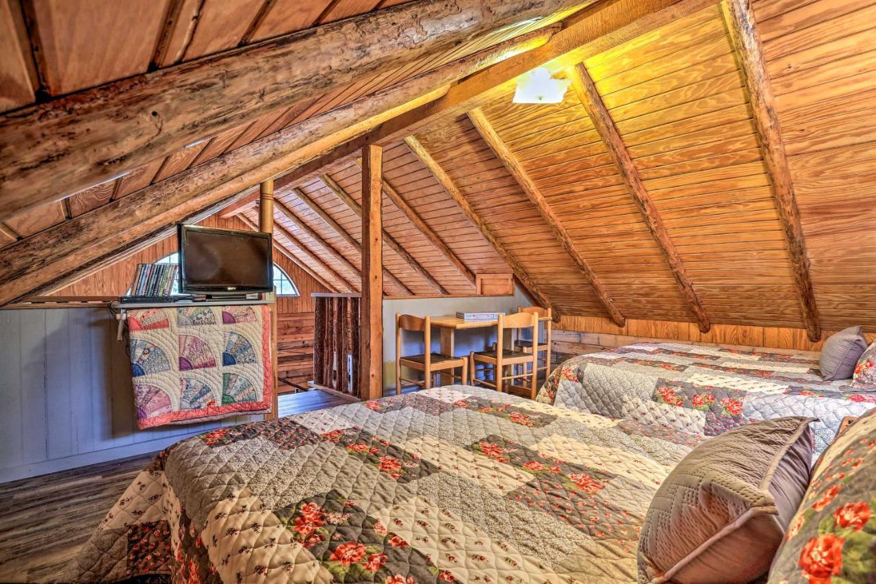 Broken Bow Log Cabin With Fire Pit, Pond, And Deck! Eksteriør bilde
